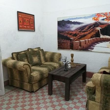 Auberge de jeunesse Julio House à León de los Aldamas Extérieur photo